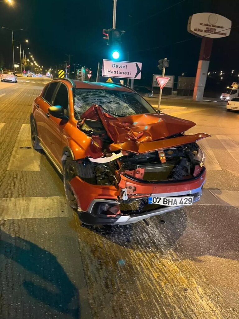 silifkede-trafik-kazasi-2-olu-T21Ol3kq.jpg