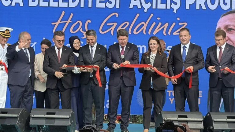 adalet-bakani-tunc-kumlucada-toplu-acilis-torenine-katildi-z8DmClwJ.jpg