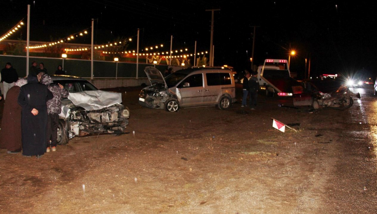 cankirida zincirleme kaza 1i agir 9 yarali FsjDX9iG.jpg