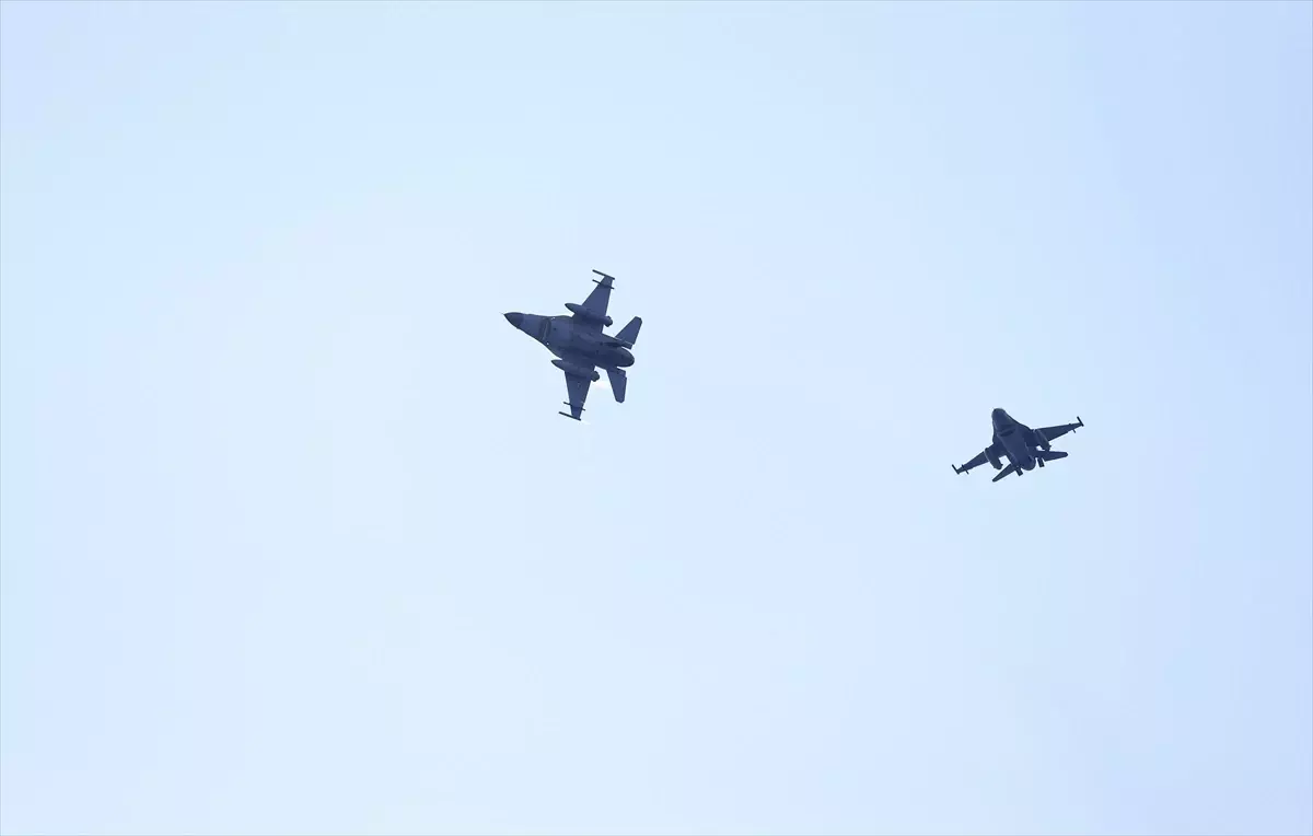 fethiyede f 16 gosteri ucusu hvrtNBsg.jpg