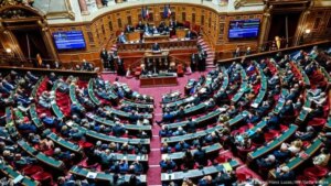 fransada hukumet krizi asildi nbnn1Dqr.jpg