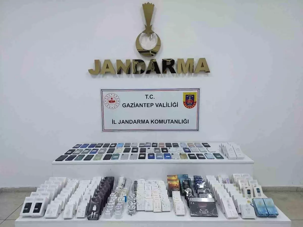 gaziantepte kacak elektronik urun operasyonu 1975000 tl degerinde urun ele gecirildi eNXwSqNE.jpg