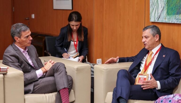ozgur-ozel-ispanya-basbakani-sanchez-ile-gorustu-16gXYBqx.jpg