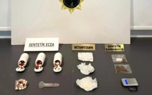samsunda uyusturucu operasyonu 6 gozalti cok sayida ele gecirilen madde Rtr752iQ.jpg