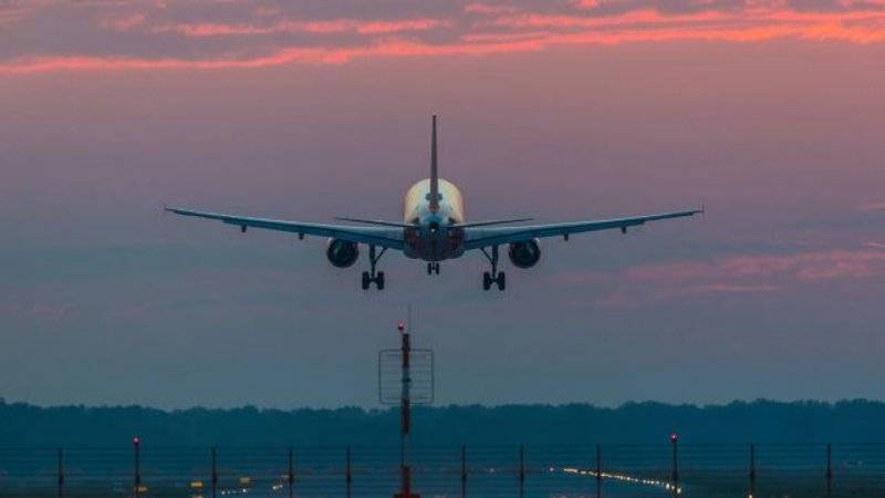 abdde bir yolcu ucagina bomba ihbari yapildi ucuslar durduruldu GQaC6Cf4.jpg