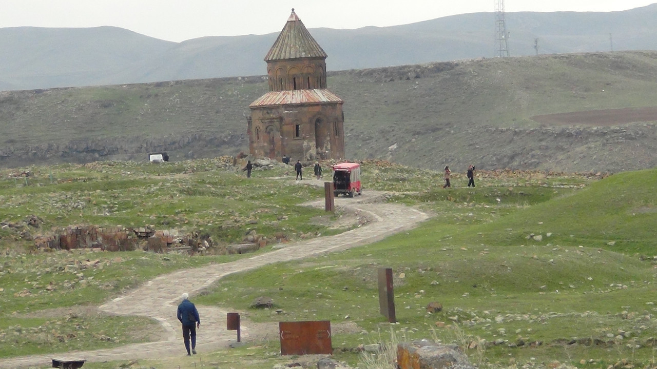 İpek Yolu’nun Gizemli Kenti Ani: 40 Kapılı Şehir Ziyaretçilerini Ağırlıyor