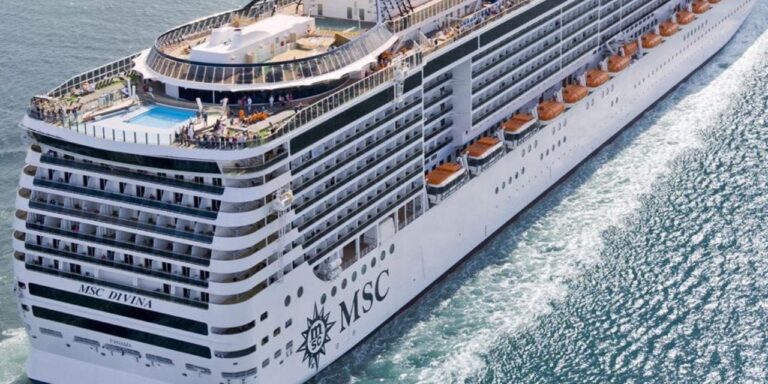 marmarise-dev-kruvaziyerle-binlerce-turist-geldi-p5xe4g6H