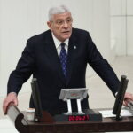 Müsavat Dervişoğlu: “23 Nisan’a Mahcubiyet Gölgesi Düşmemeli”