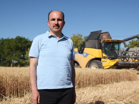 Baskan altay altinekinde hasat yapti rkGUFDBq